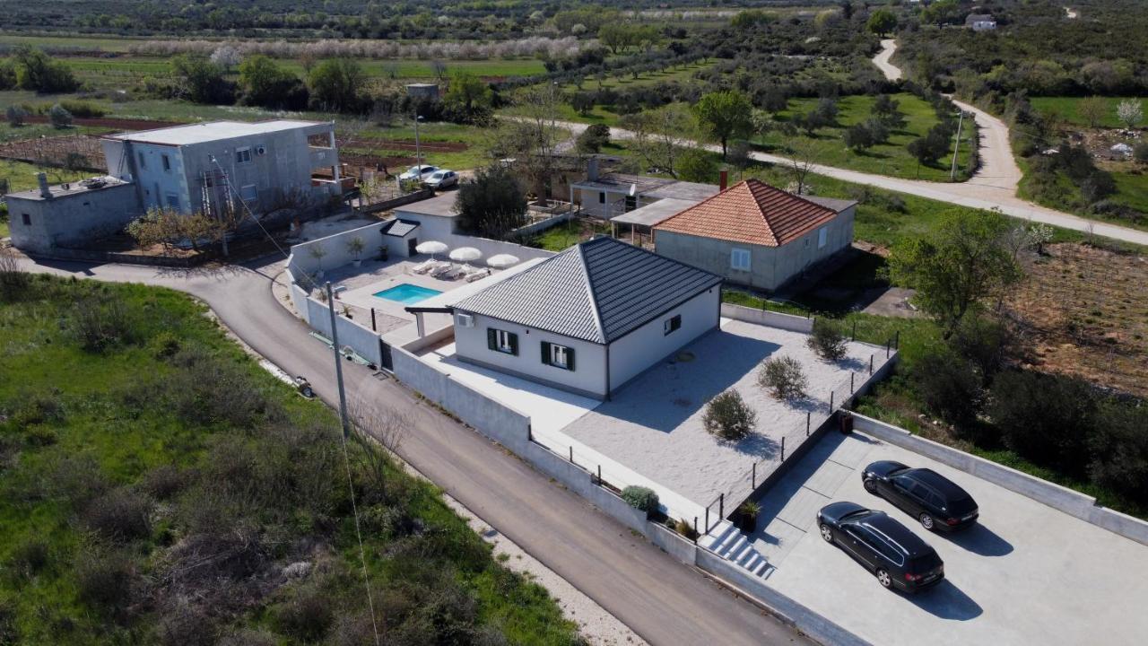 Villa Tara Sveti Filip i Jakov Exterior foto