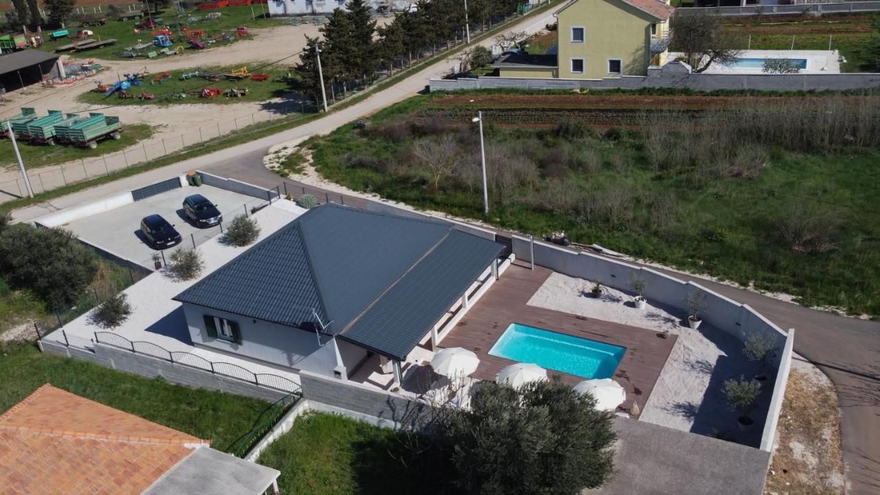 Villa Tara Sveti Filip i Jakov Exterior foto